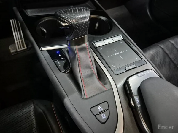 Lexus UX250h