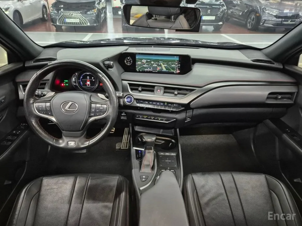 Lexus UX250h