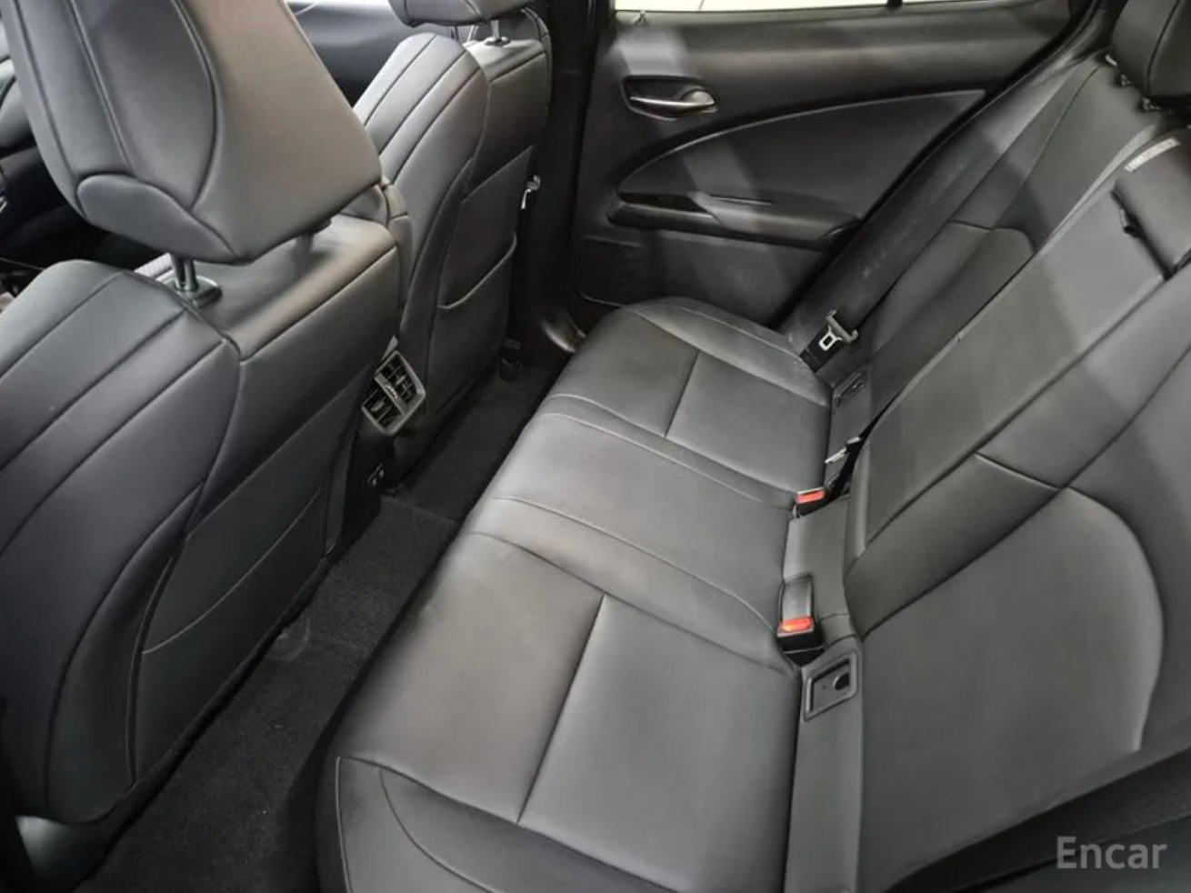 Lexus UX250h