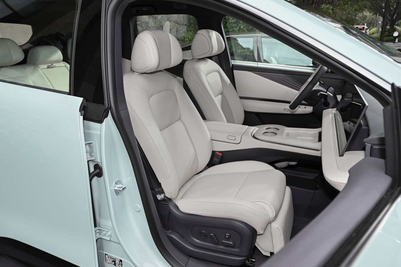 Nissan NX8