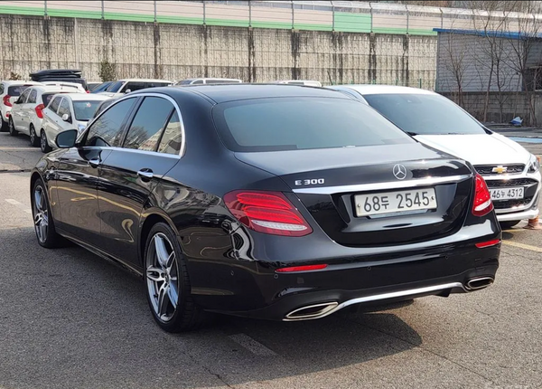 2018 Mercedes E300 AMG Line