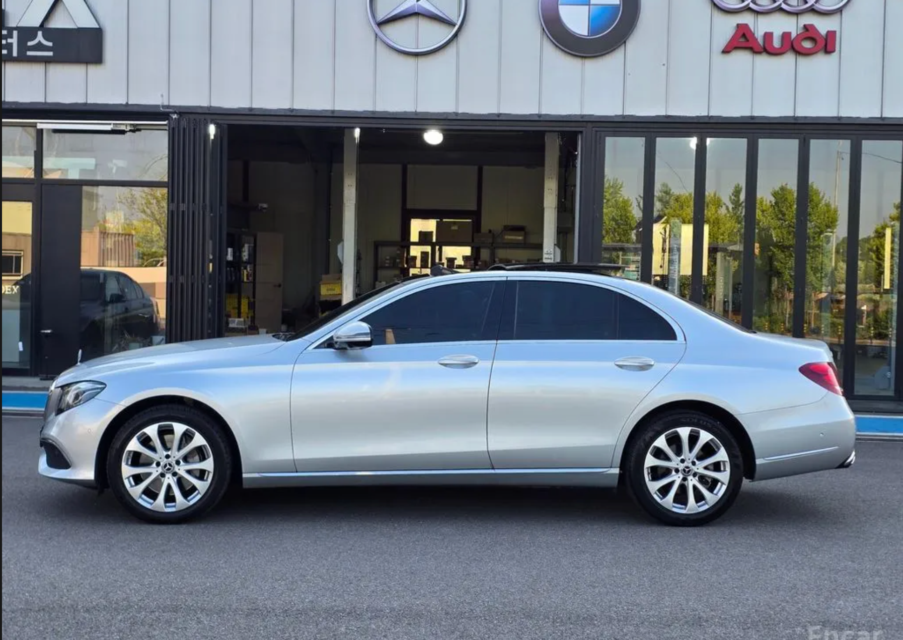2019 Mercedes E300 4MATIC Exclusive