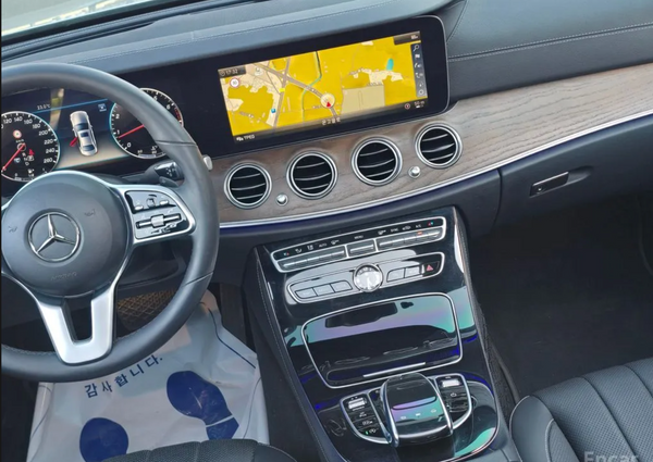 2019 Mercedes E300 4MATIC Exclusive