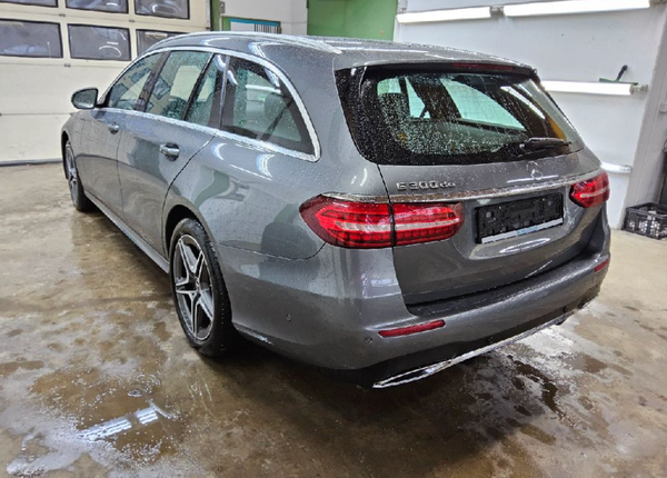 2020 Mercedes-Benz E 300 de AMG Line