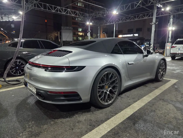 Porsche 911 Carrera 4 Cabriolet