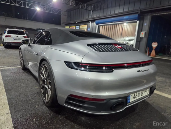 Porsche 911 Carrera 4 Cabriolet