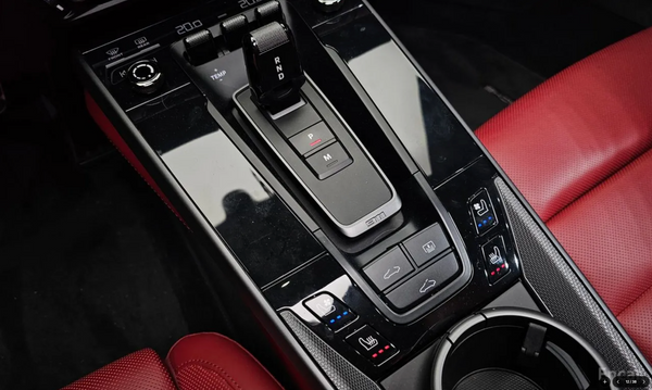 Porsche Carrera 4