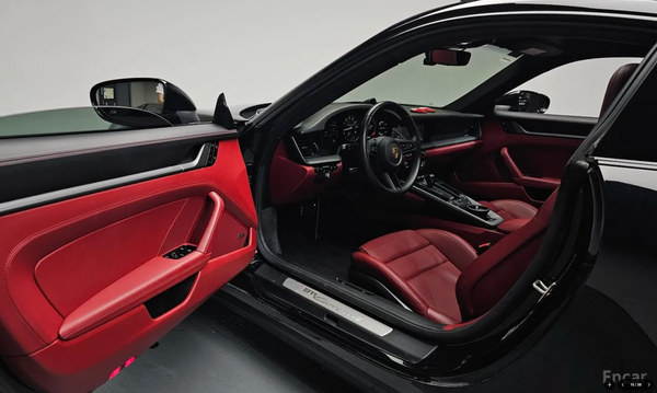 Porsche Carrera 4