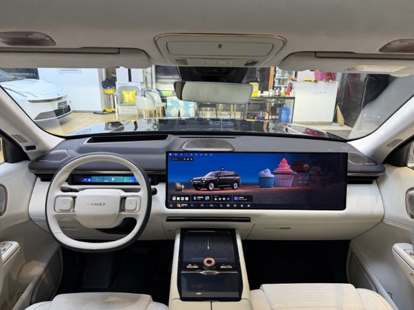 Lynk & Co 900