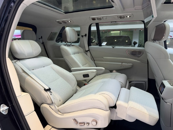 Lynk & Co 900