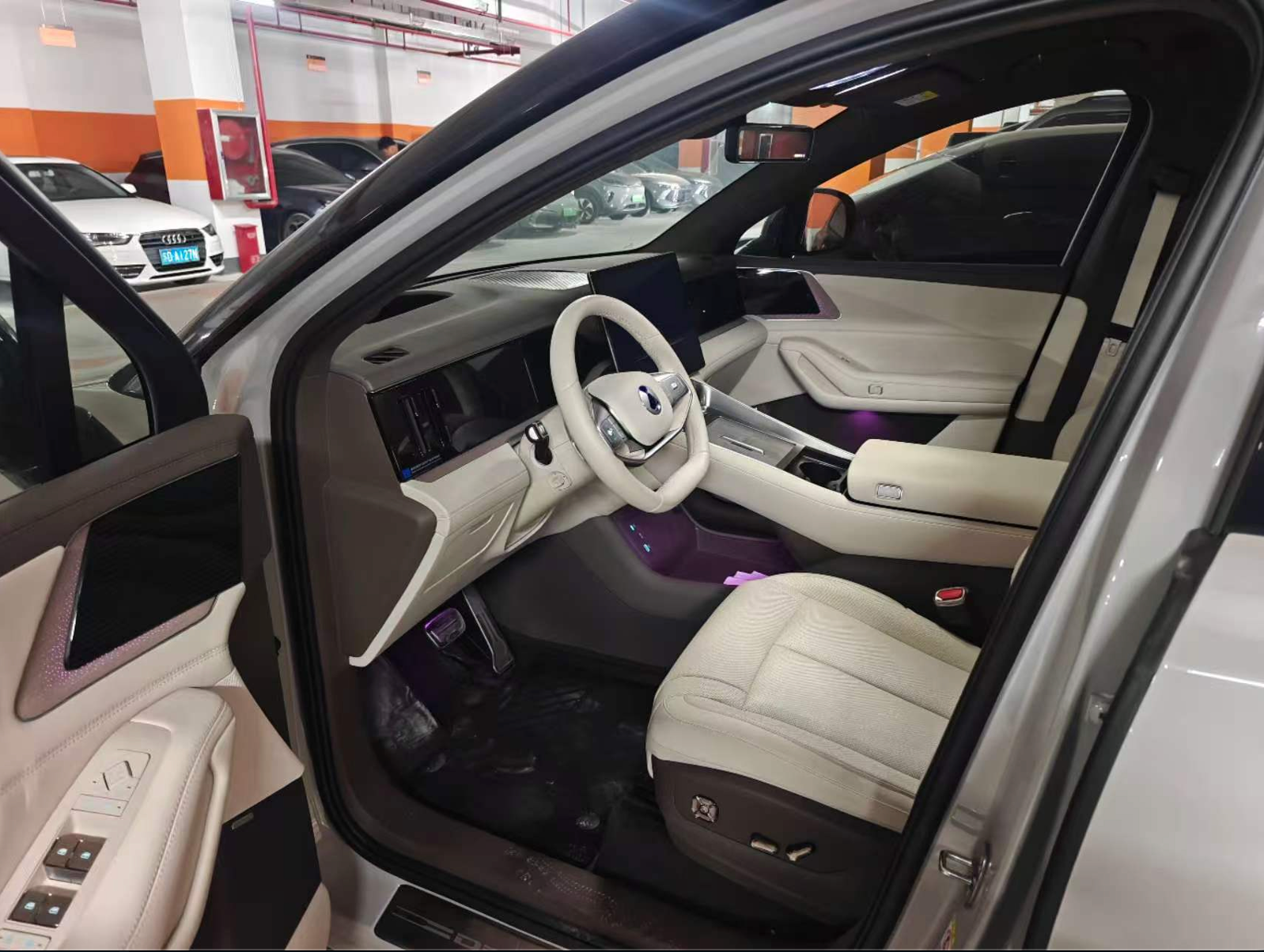 Denza N8 L Flagship 2025 model