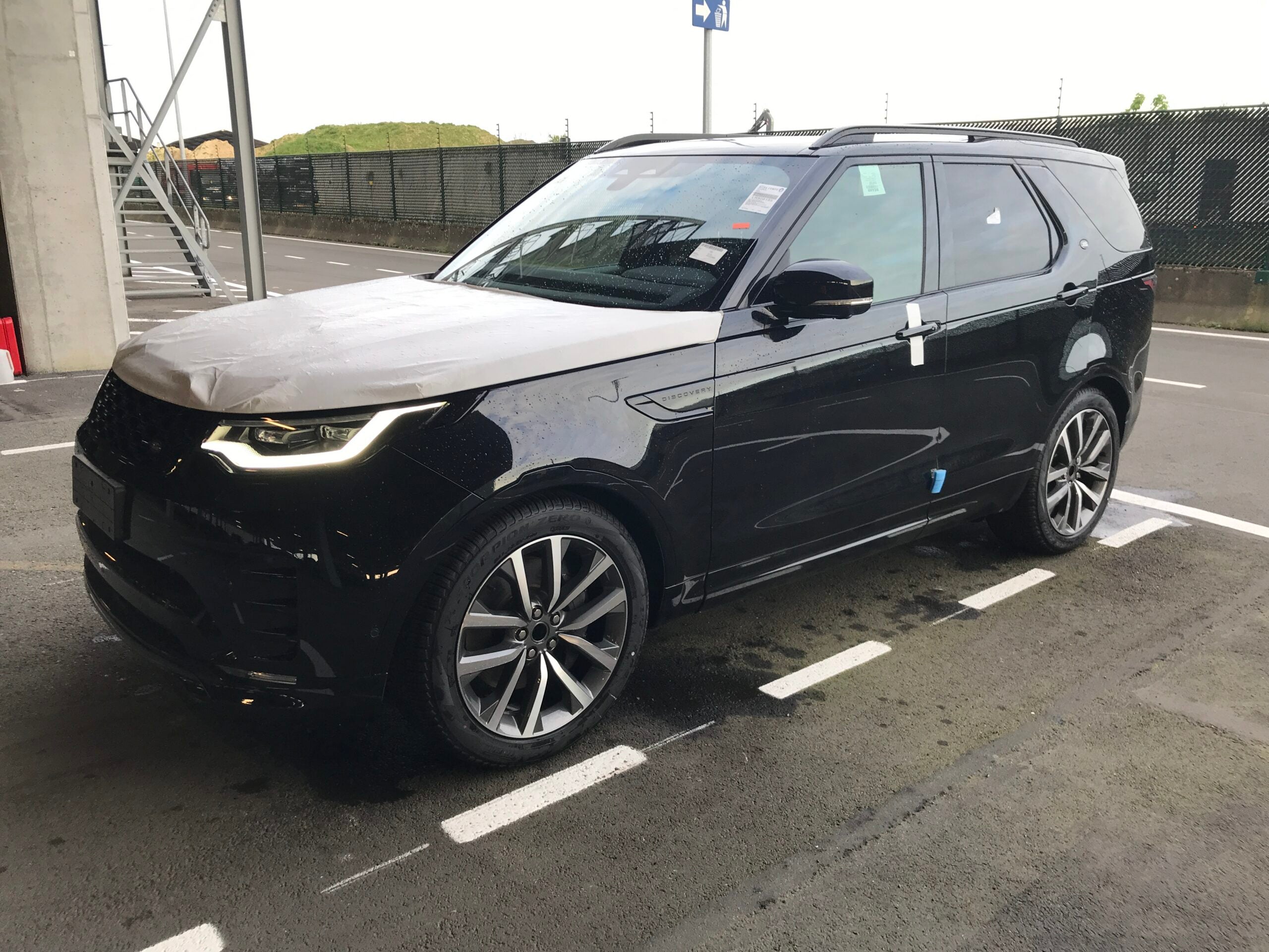 Land Rover Discovery P360 Dynamic SE
