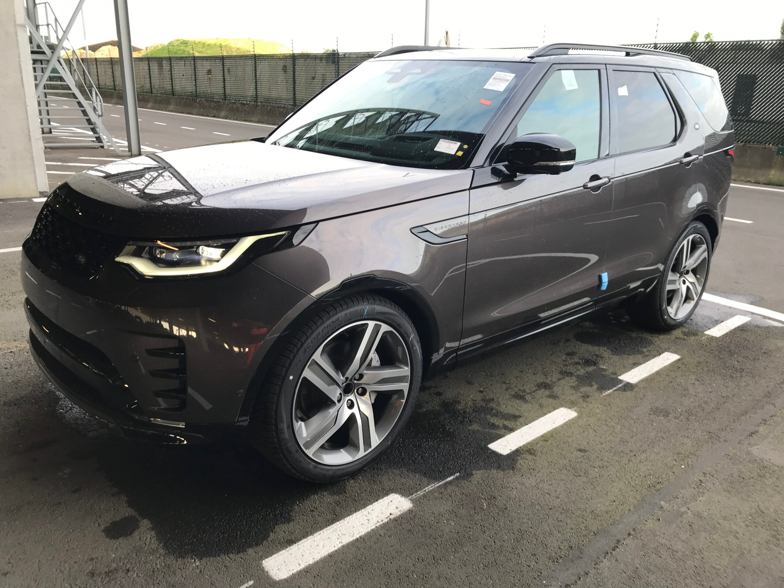 Land Rover Discovery D300 Dynamic SE 3.0L Diesel