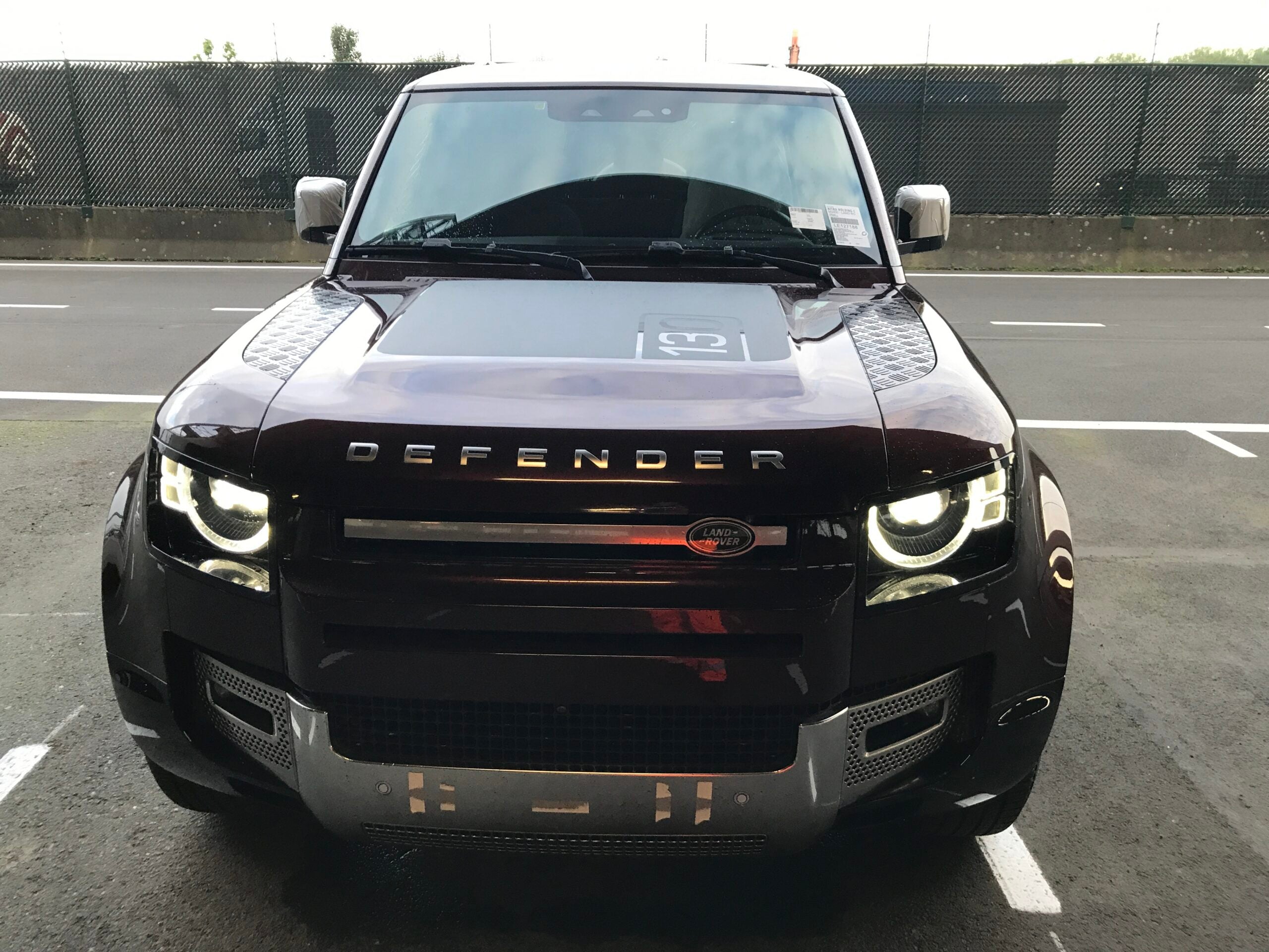 Land Rover Defender LWB P400 SE AWD