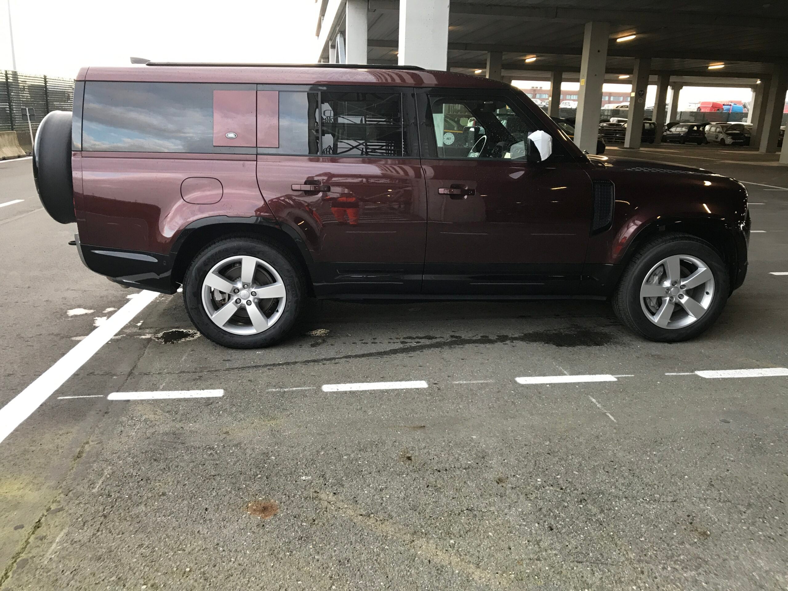 Land Rover Defender LWB P400 SE AWD