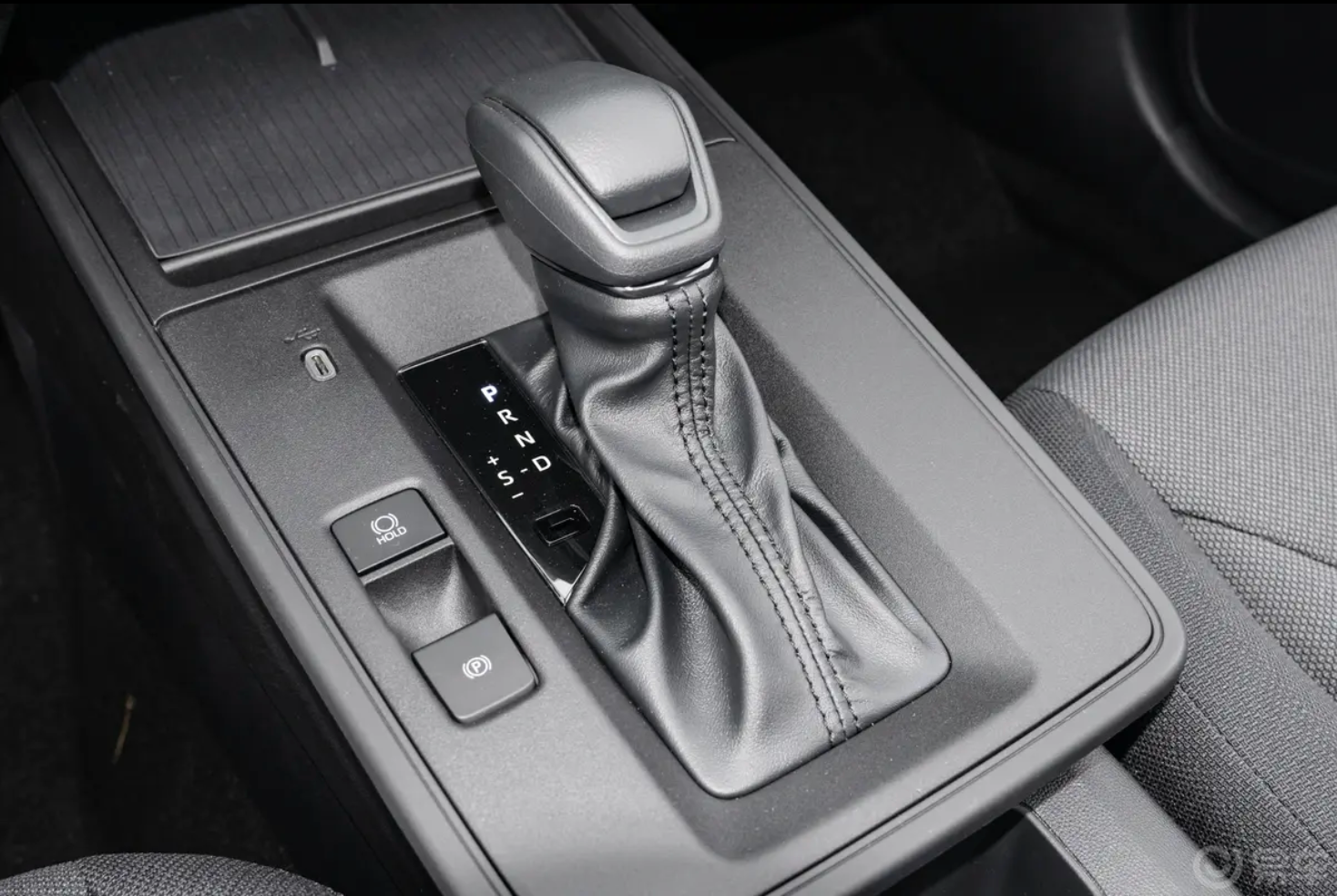 2026 Toyota Frontlander 2.0L Hybrid Leading Editionv