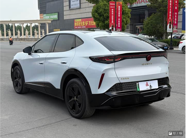 Volkswagen Unyx 06