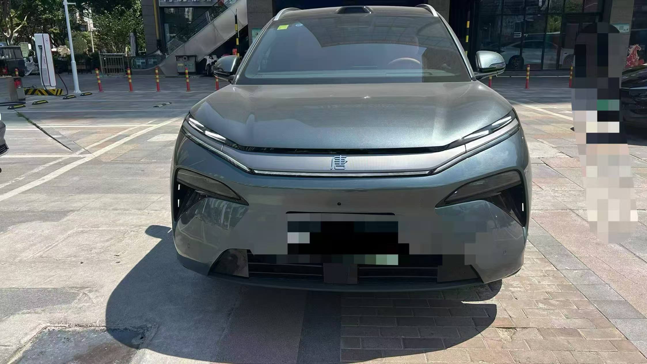 BYD TANG L
