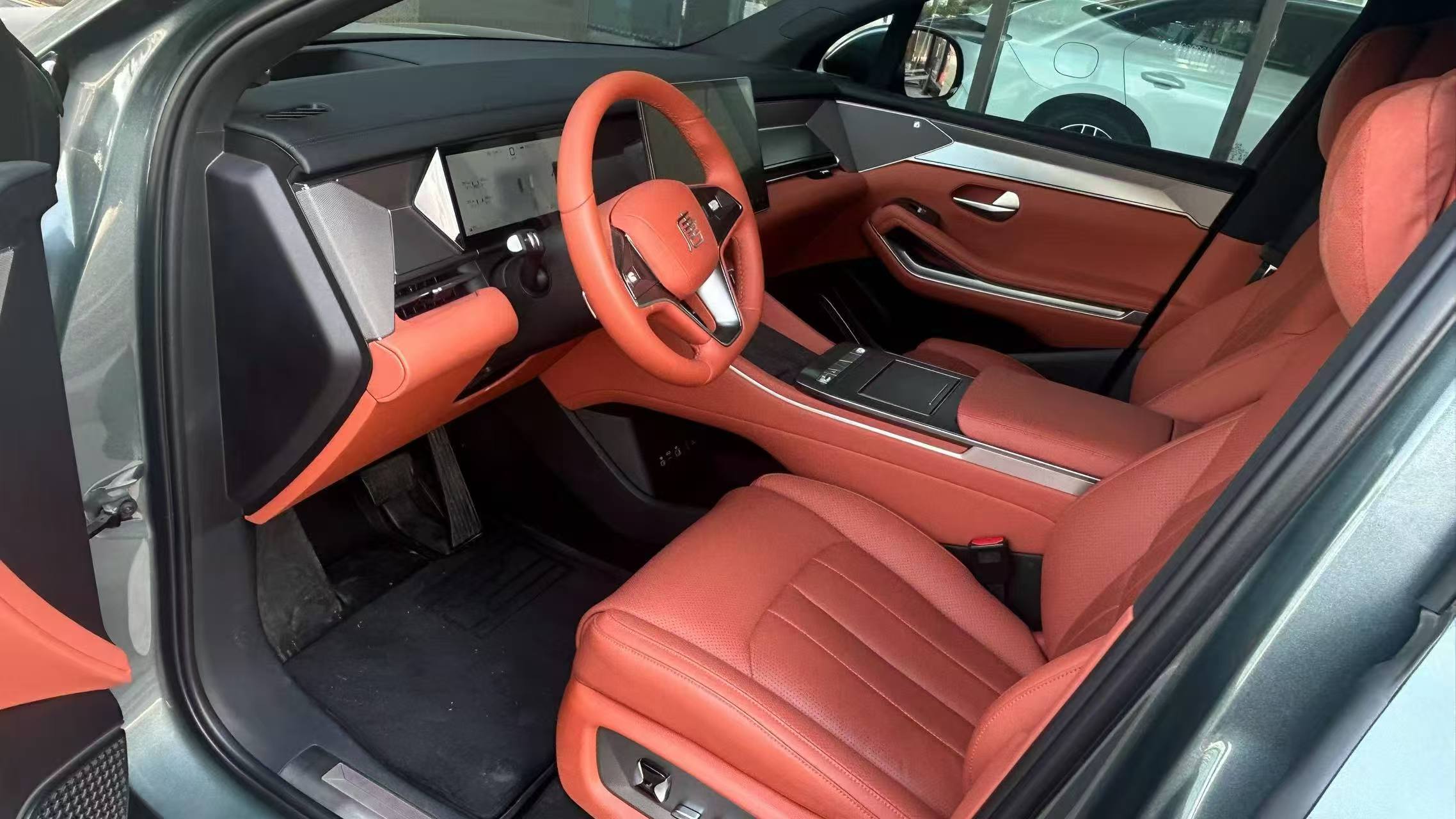 BYD TANG L