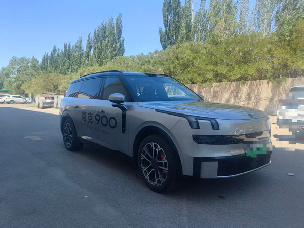 Lynk & Co 900