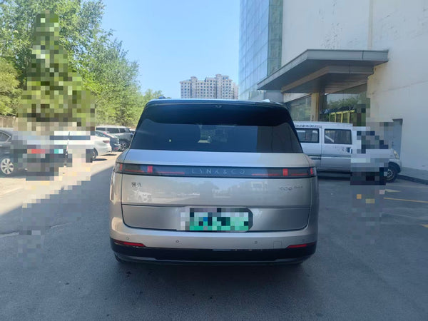 Lynk & Co 900