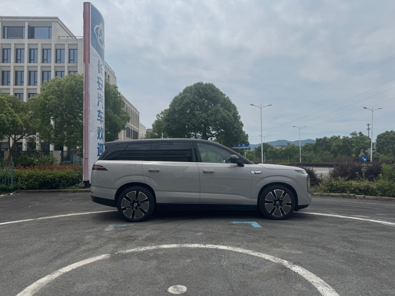 Denza N8 L Flagship