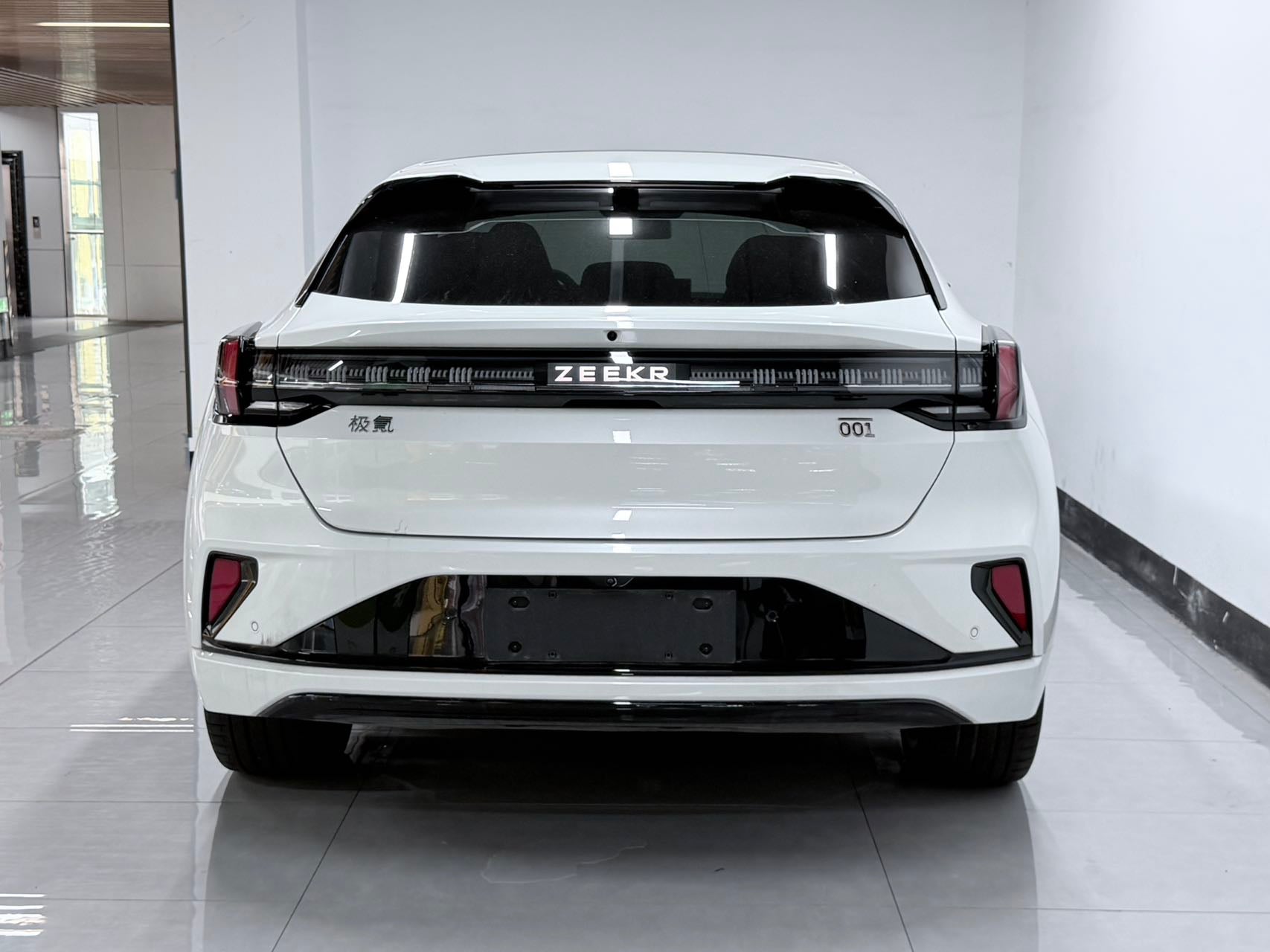 Zeekr 001