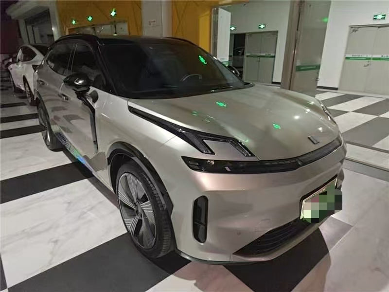 Lynk & Co 08