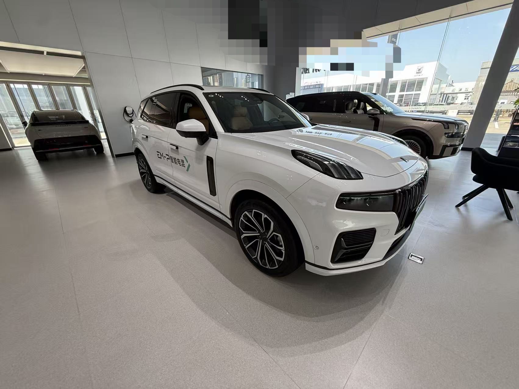 Lynk & Co 09