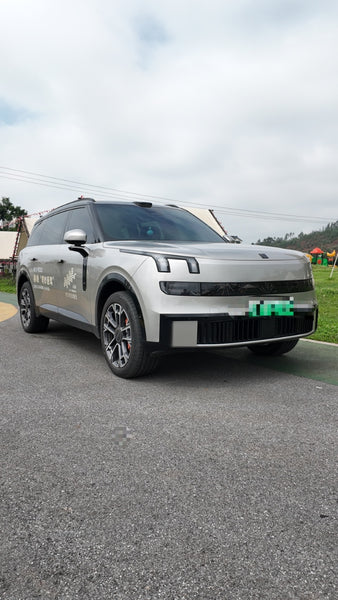 Lynk & Co 900