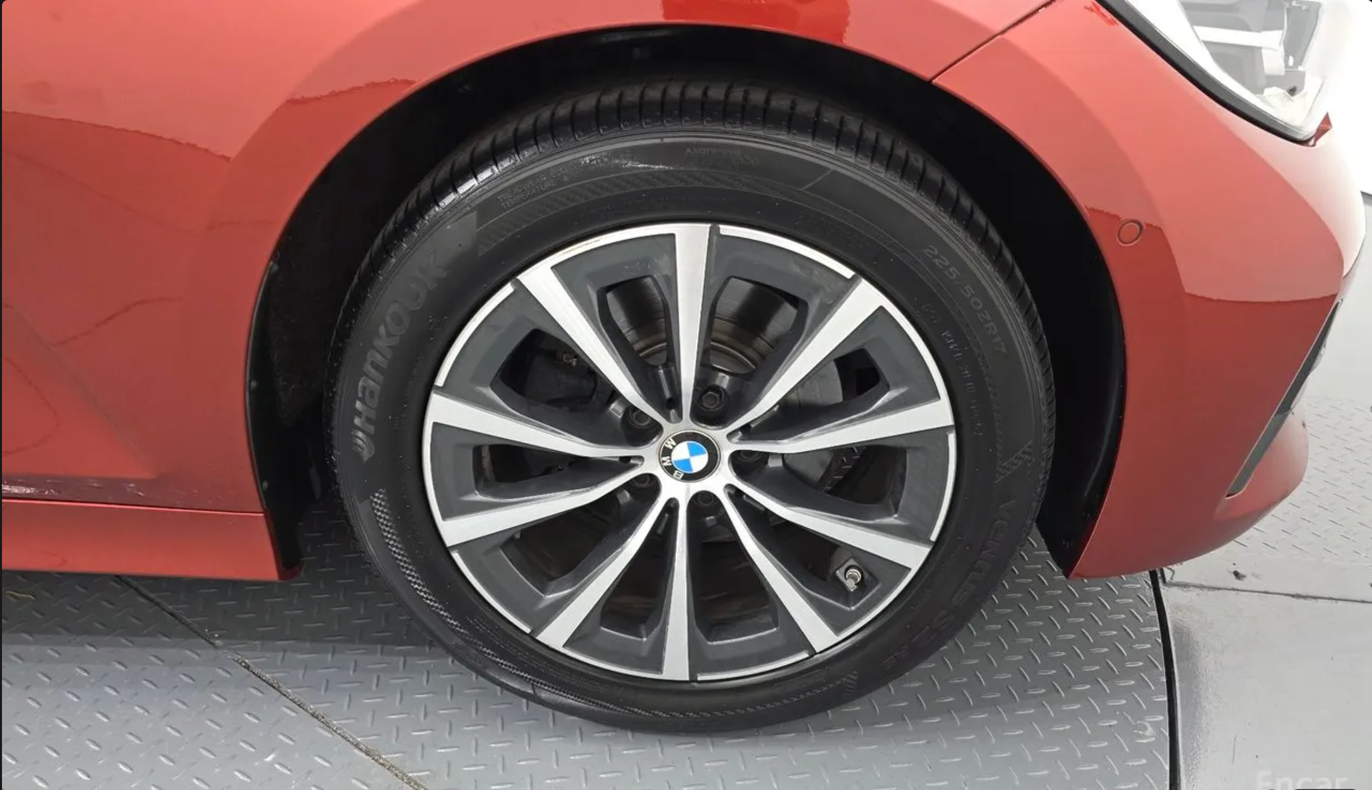 BMW 320i