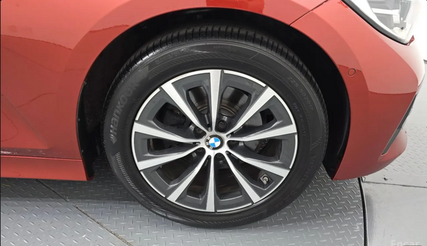 BMW 320i