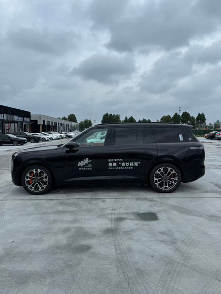 Lynk & Co 900