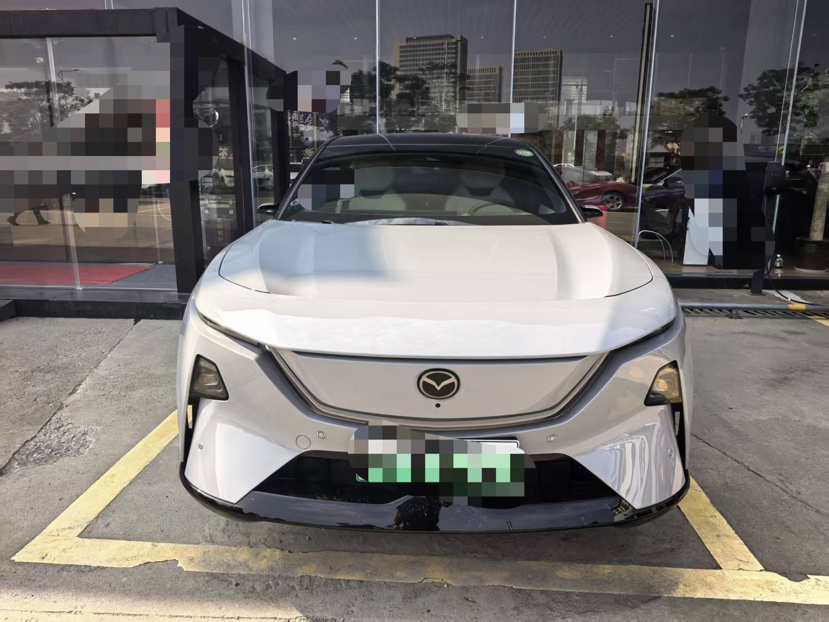 Mazda EZ 60