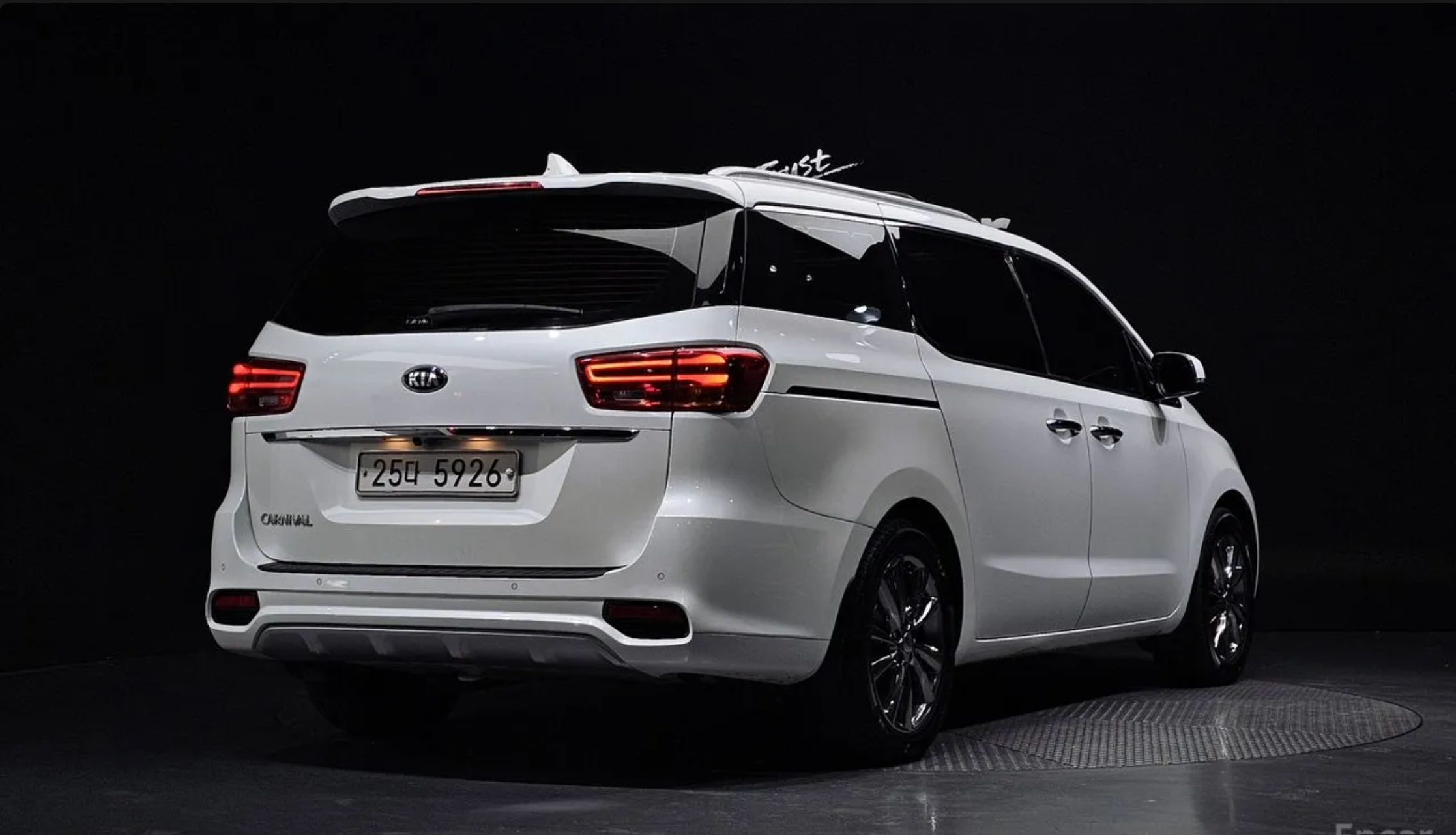 Kia Carnival