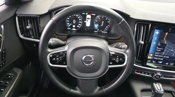 Volvo S90