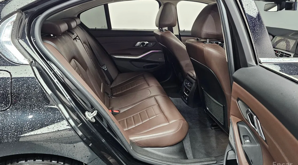 BMW 320i