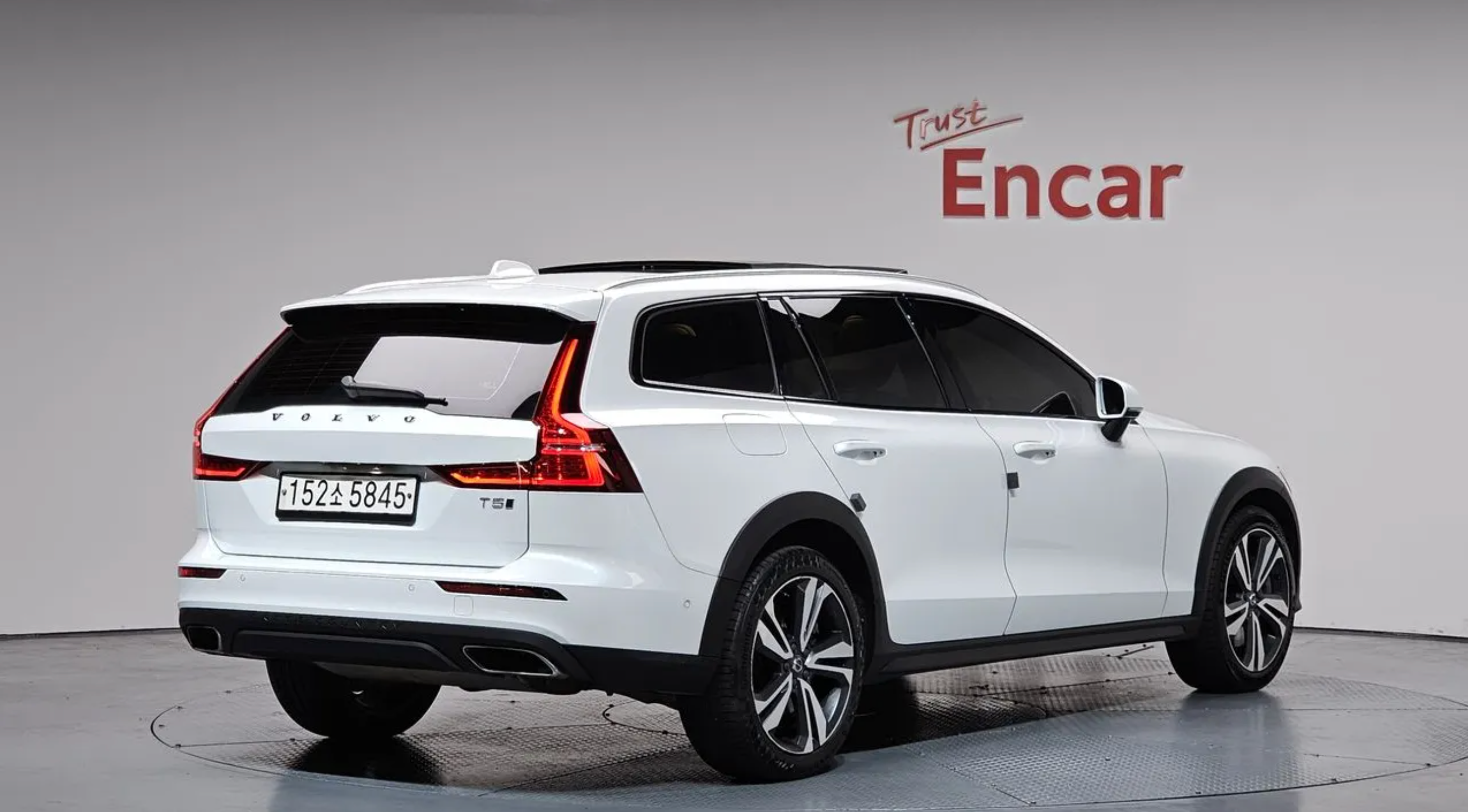 Volvo V60 T5