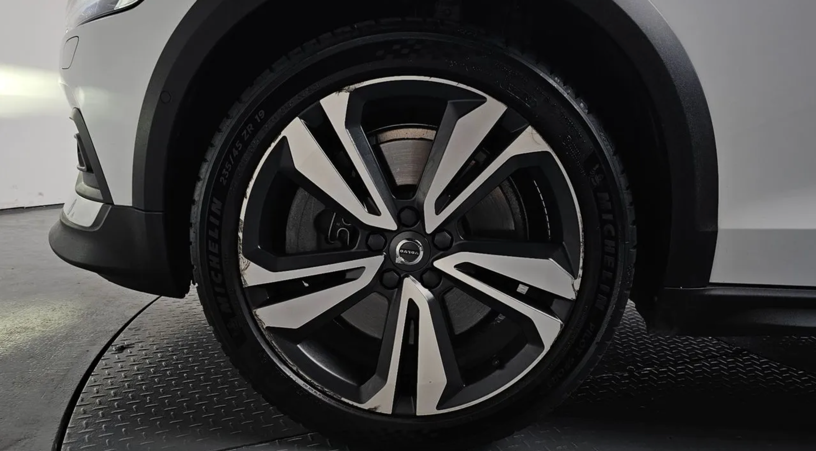 Volvo V60 T5