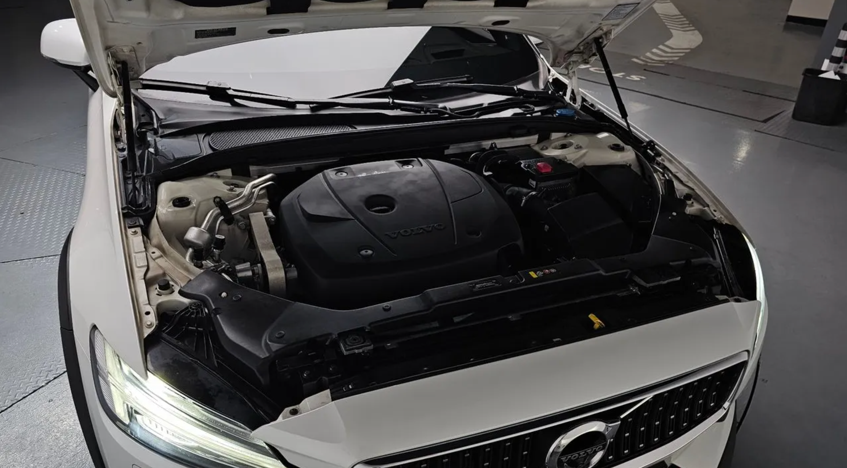 Volvo V60 T5