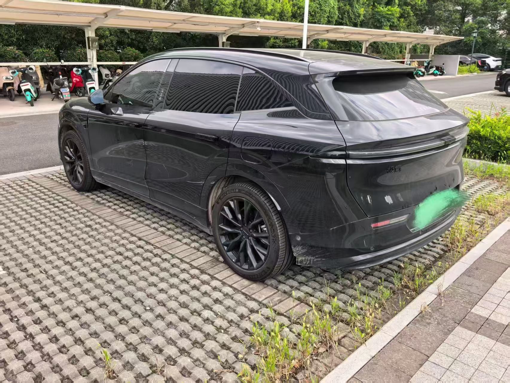 Zeekr 7X