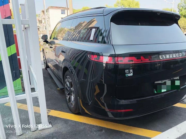 Lynk & Co 900
