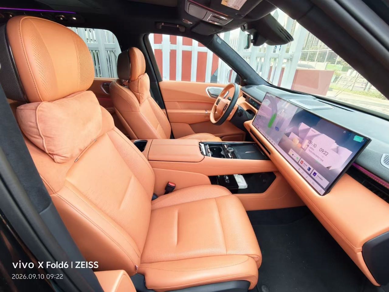 Lynk & Co 900