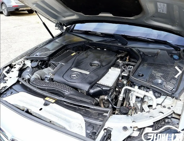 Mercedes C200