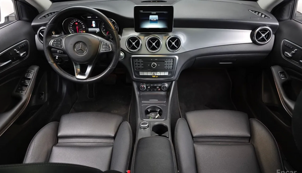 Mercedes GLA
