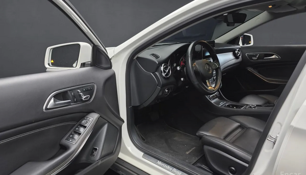 Mercedes GLA