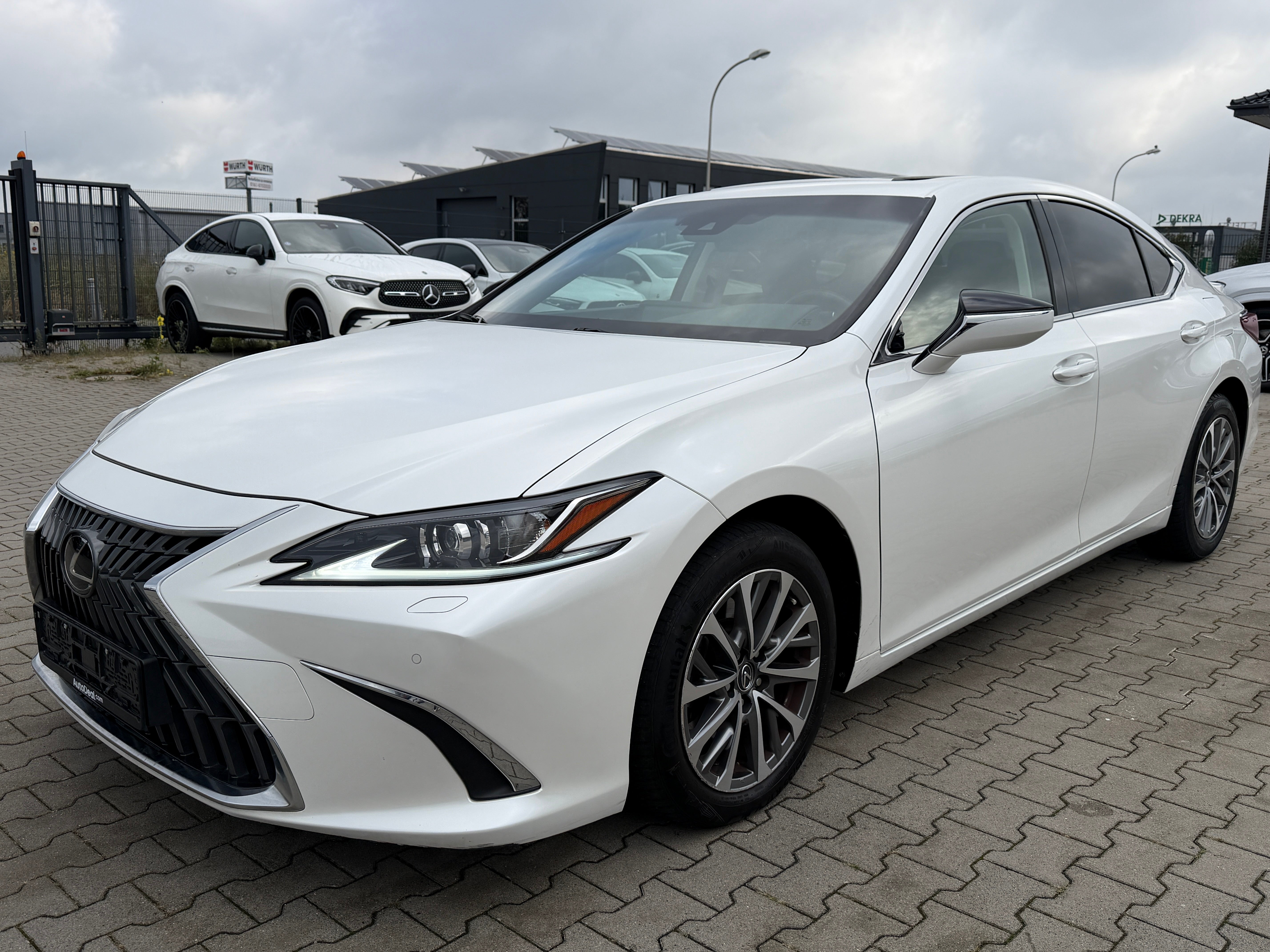 Lexus ES