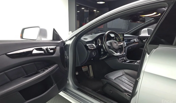 Mercedes-Benz CLS