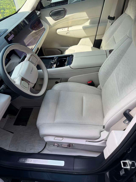 Lynk & Co 900